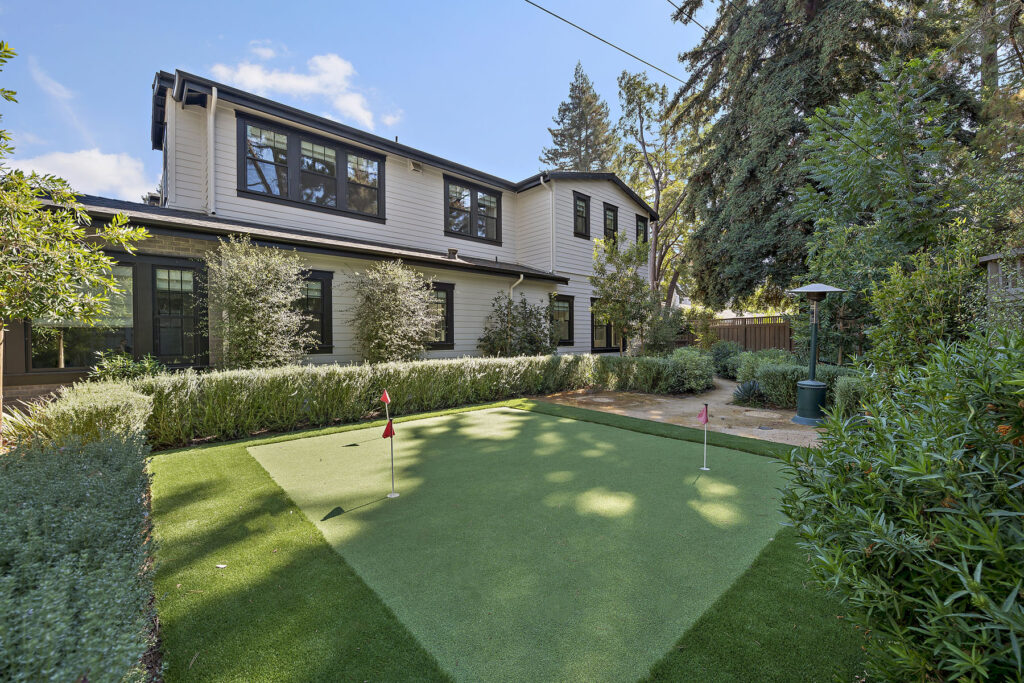 Putting Green - Side Yard2